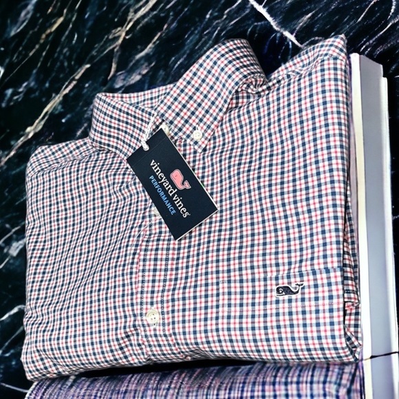 Vineyard Vines Other - NWT Vineyard Vines button down shirt men’s size MEDIUM